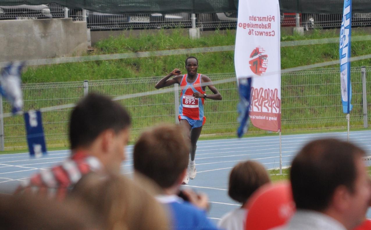 Kenijczyk Kemboi Henry na Półmaratonie Radomskiego Czerwca